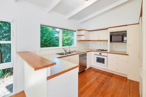 Photo of property in 42 Woodstock Road, Forrest Hill, Auckland, 0620