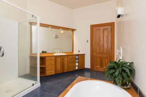 Photo of property in 102 Arthur Street, Blenheim, 7201