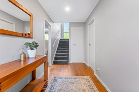 Photo of property in 18 Murano Place, Chatswood, Auckland, 0626