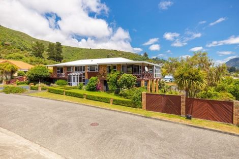 Photo of property in 12 Matai Place, Waikawa, Picton, 7220