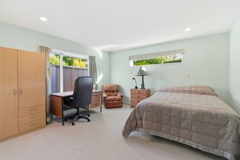 Photo of property in 17 Greystoke Lane, Avonhead, Christchurch, 8042