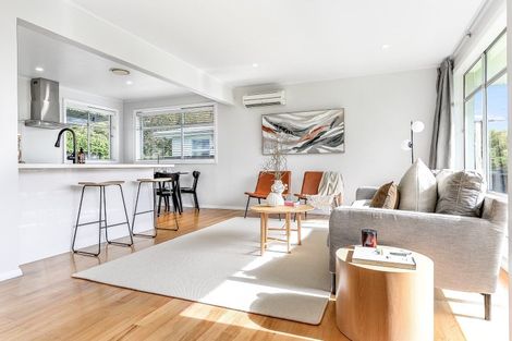 Photo of property in 11 Gerrand Place, Chedworth, Hamilton, 3210