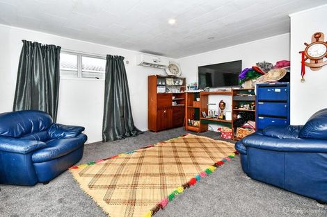 Photo of property in 12a John Walker Drive, Manurewa, Auckland, 2102