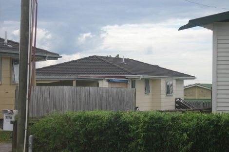Photo of property in 2/71 Rimu Street, New Lynn, Auckland, 0600
