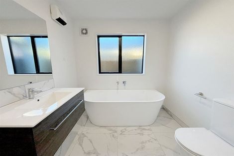 Photo of property in 22 Crossley Avenue, Woodend, 7610