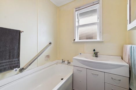 Photo of property in 3 Iredale Road, Hawera, 4610