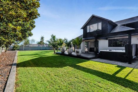 Photo of property in 5-7 Adam Lile Drive, Highlands Park, New Plymouth, 4312