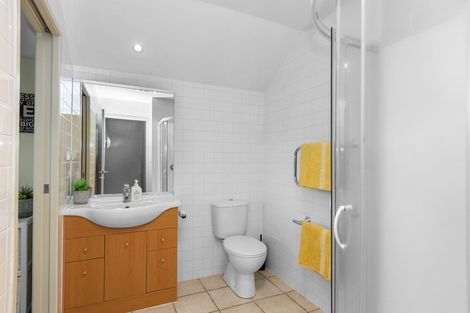 Photo of property in 2/48 May Street, Mount Maunganui, 3116