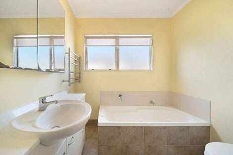 Photo of property in 2 Ochre Place, Blockhouse Bay, Auckland, 0600