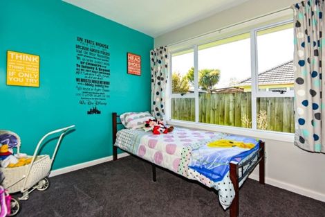 Photo of property in 9 Dunedin Street, Redwood, Christchurch, 8051