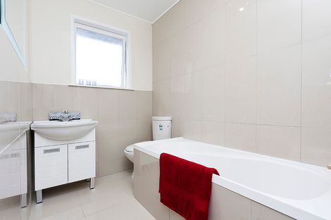 Photo of property in 2/357 Pakuranga Road, Pakuranga Heights, Auckland, 2010