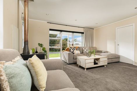 Photo of property in 1/10 Mannering Place, Hillcrest, Auckland, 0627