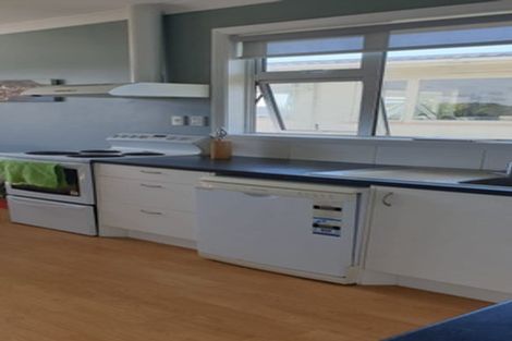 Photo of property in 14 Mana Esplanade, Paremata, Porirua, 5026