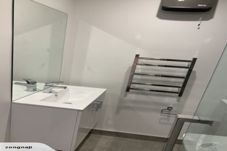 Photo of property in 4 Luckie Lane, Queenstown Hill, Queenstown, 9300