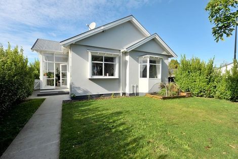 Photo of property in 74 Grafton Street, Waltham, Christchurch, 8011