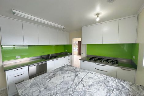 Photo of property in 37 Knightsbridge Drive, Forrest Hill, Auckland, 0620