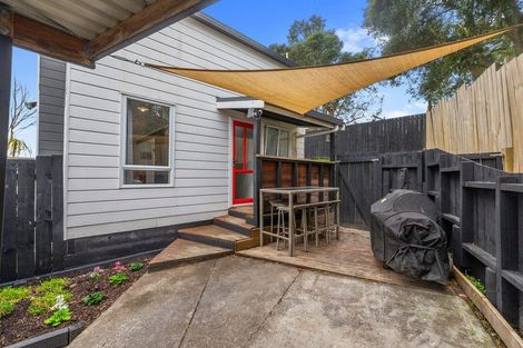 Photo of property in 1/19 Lilburn Crescent, Massey, Auckland, 0614