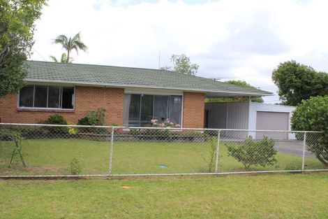 Photo of property in 1/73 Vodanovich Road, Te Atatu South, Auckland, 0610