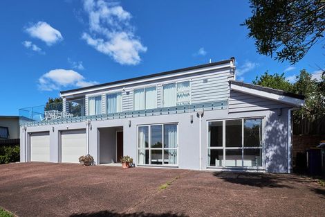 Photo of property in 17 Putini Road, Mangere Bridge, Auckland, 2022