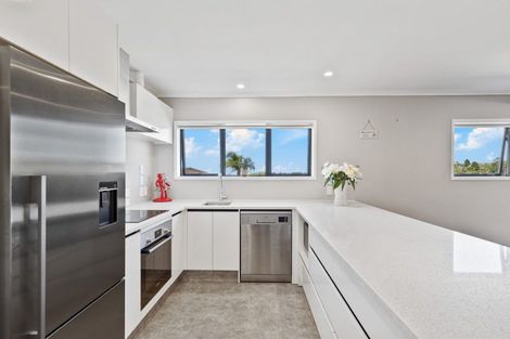 Photo of property in 50 Garton Drive, Massey, Auckland, 0614