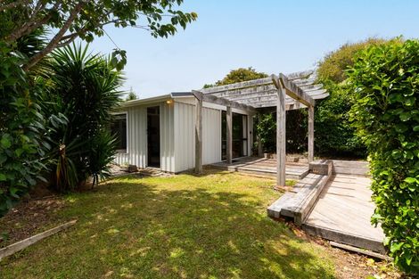Photo of property in 7 Motukaraka Point, Pauatahanui, Porirua, 5381