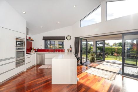 Photo of property in 18 Ringwood Place, Whitianga, 3510