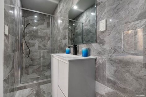 Photo of property in 5 Younger Lane, Massey, Auckland, 0614