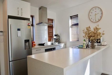 Photo of property in 4337a Great North Road, Glendene, Auckland, 0602