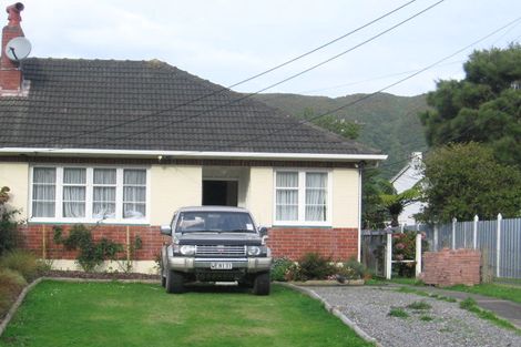 Photo of property in 174 Cambridge Terrace, Fairfield, Lower Hutt, 5011