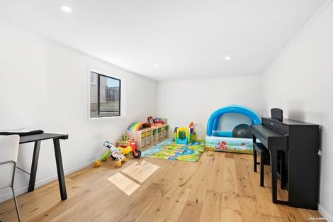 Photo of property in 19 Diana Drive, Glenfield, Auckland, 0627