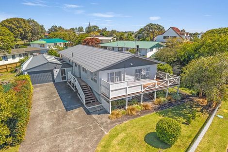 Photo of property in 18 Riverside Drive, Waiuku, 2123