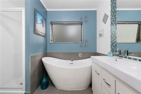 Photo of property in 2/48 Park Hill Road, Birkenhead, Auckland, 0626