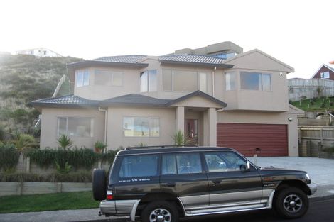 Photo of property in 55 Dress Circle, Newlands, Wellington, 6037