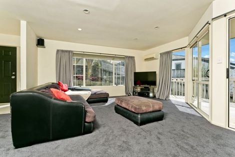 Photo of property in 21 Gretna Green, Browns Bay, Auckland, 0630