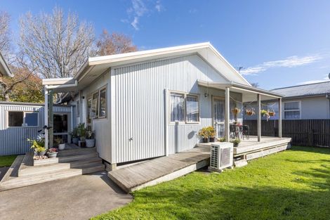 Photo of property in 914 Grove Road, Mayfair, Hastings, 4122