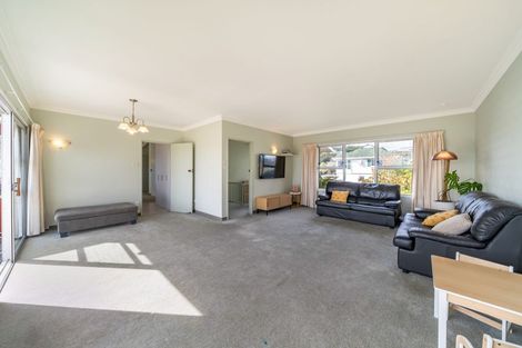 Photo of property in 2 Leeward Drive, Whitby, Porirua, 5024