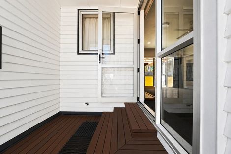 Photo of property in 81 Awanui Street, Merrilands, New Plymouth, 4312