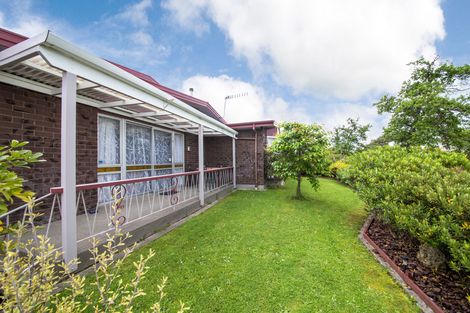 Photo of property in 8 Hillcrest Drive, Kelvin Grove, Palmerston North, 4414