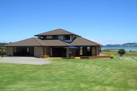 Photo of property in 15 Koromiko Drive, Coromandel, 3506