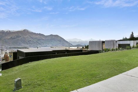 Photo of property in 3 Akitu Rise, Wanaka, 9305