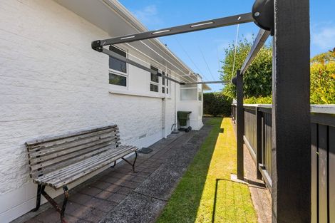 Photo of property in 46 Nevada Drive, Merrilands, New Plymouth, 4312