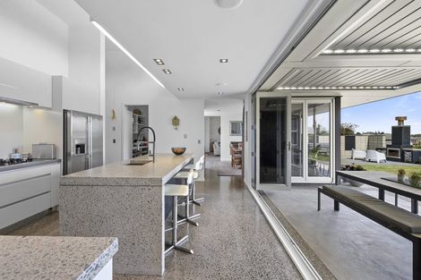 Photo of property in 12 Sampson Avenue, Waiwhakaiho, New Plymouth, 4312