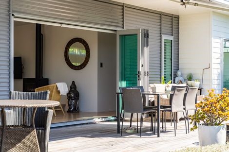 Photo of property in 8 Grove Road, Mangawhai Heads, Mangawhai, 0505