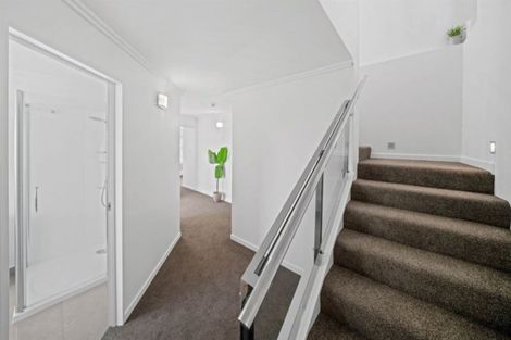 Photo of property in 19 Luxton Place, Mount Pleasant, Christchurch, 8081