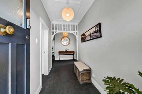 Photo of property in 76 Paynters Avenue, Strandon, New Plymouth, 4312