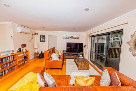 Photo of property in 10a Yule Place, Massey, Auckland, 0614