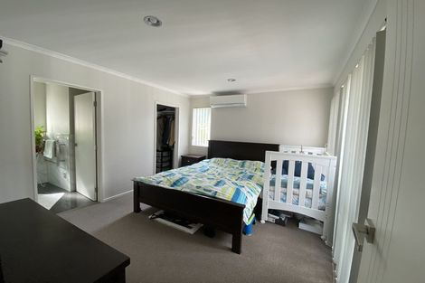 Photo of property in 18 Whekau Drive, Takanini, 2112