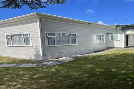 Photo of property in 15 Moselle Street, Island Bay, Wellington, 6023