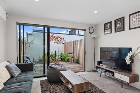 Photo of property in 2/24 Devonport Lane, St Albans, Christchurch, 8014