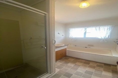 Photo of property in 30 Oxford Street, Tawa, Wellington, 5028